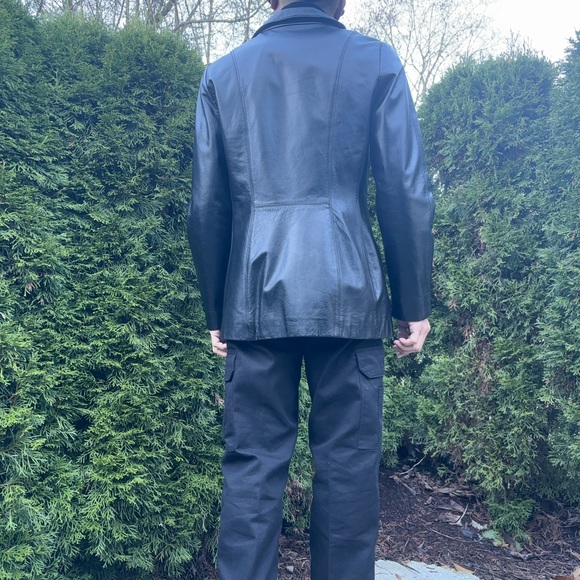 Simple Black leather jacket - Picture 5 of 6